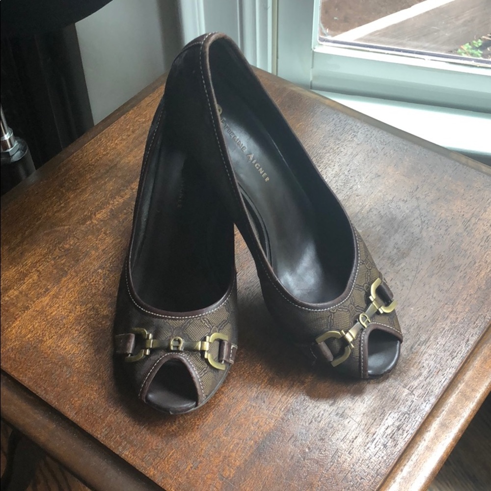 Etienne Aiger Heels